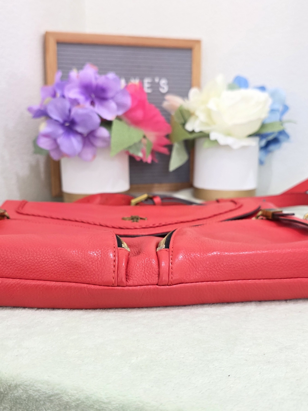 Orange Leather Shoulder Bag with Antique Gold Chain Strap And Crossbody - Picture 11 of 14